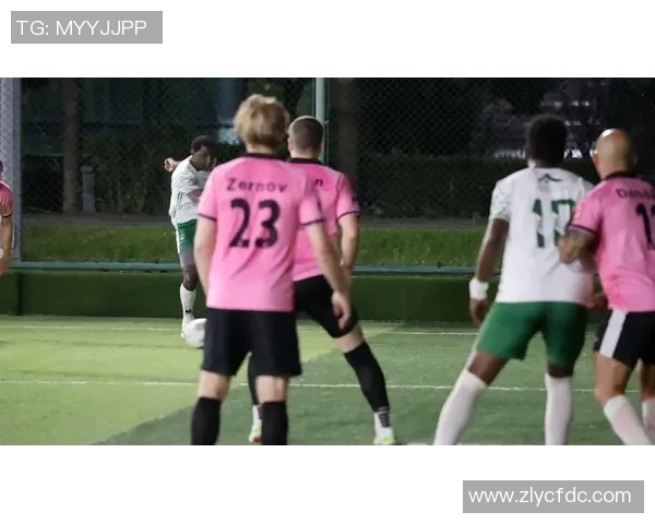 德国足球明星解说的魅力与技巧解析，带你领略足球世界的精彩瞬间