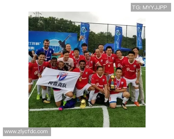 赛后分析:重庆足球队与成都足球队的团队协作与战术对比探讨